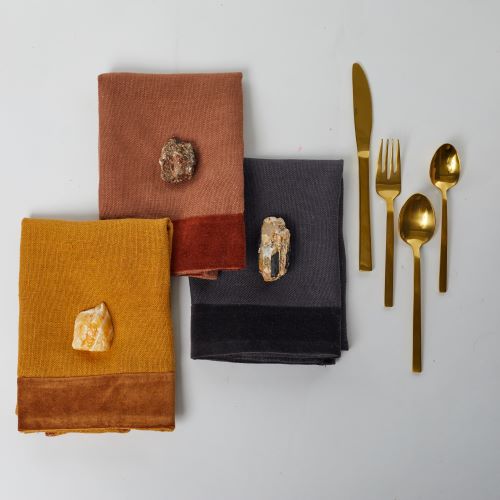 napkins and cutlery