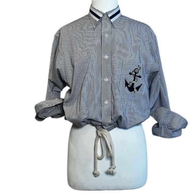 Anchor your Power Jacquette Jacquette with an Anchor on ther Pocket